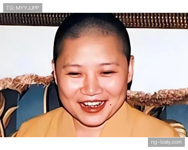 李娜家里早餐摆设比我整个月工资还讲究,茶杯那排看着就心慌 李娜家里早餐摆设比我整个月工资还讲究,茶杯那排看着就心慌